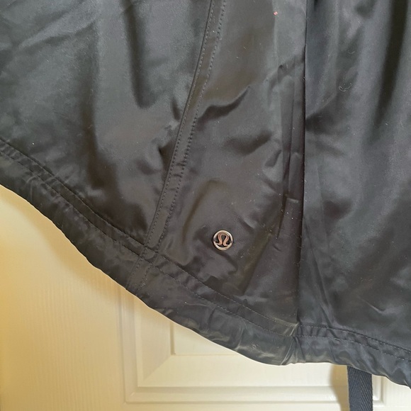 Lululemon Wanderful Hooded Capelet Raincoat Poncho Jacket Black Satin S/M - Picture 9 of 9
